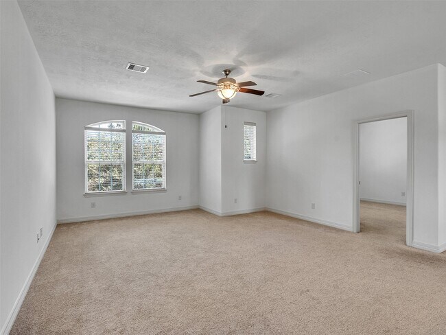 Building Photo - 28003 Iberville Glen Dr