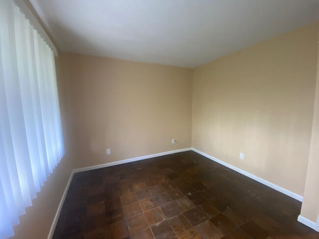 Building Photo - Moon Township - 2 Bedroom, 1.5 Bath Townhouse in Fox Hollow (Includes all utilities except electric)