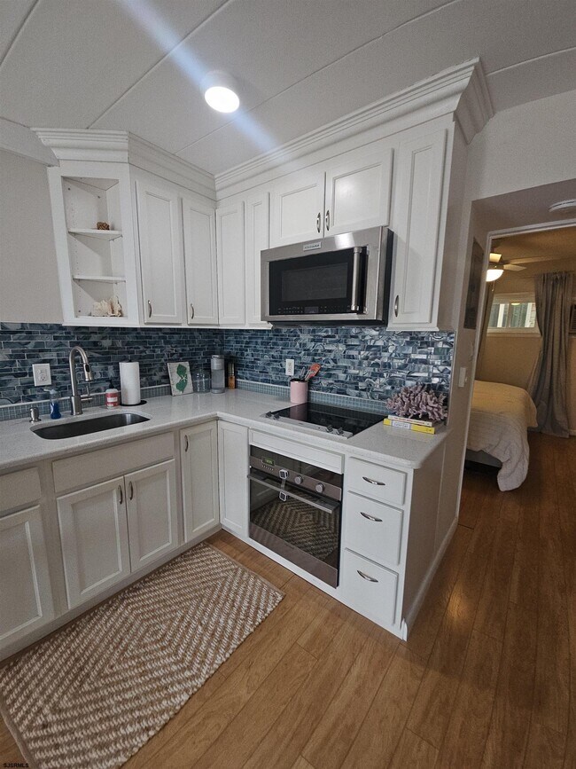 Building Photo - 9401 Pacific Ave