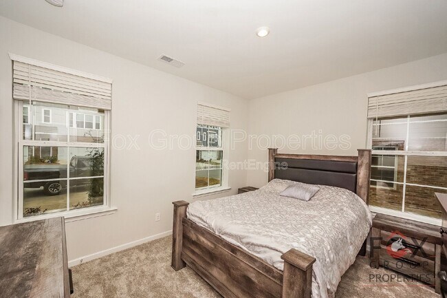 Building Photo - 7125 Brookview Ln