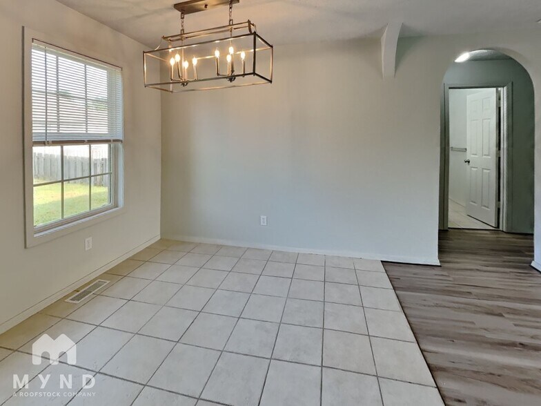 Building Photo - 5635 S Farm Rd 145