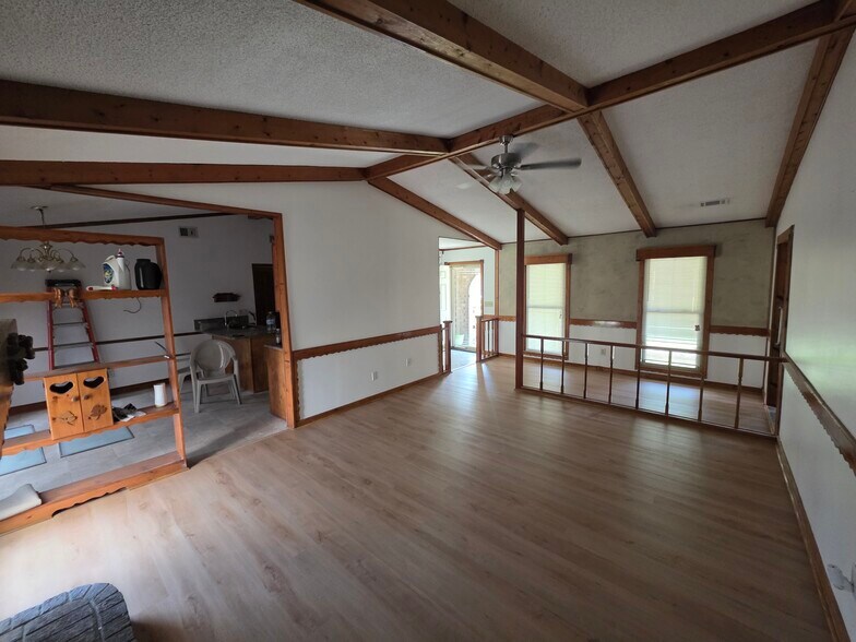 Building Photo - 209 Arrowhead Dr