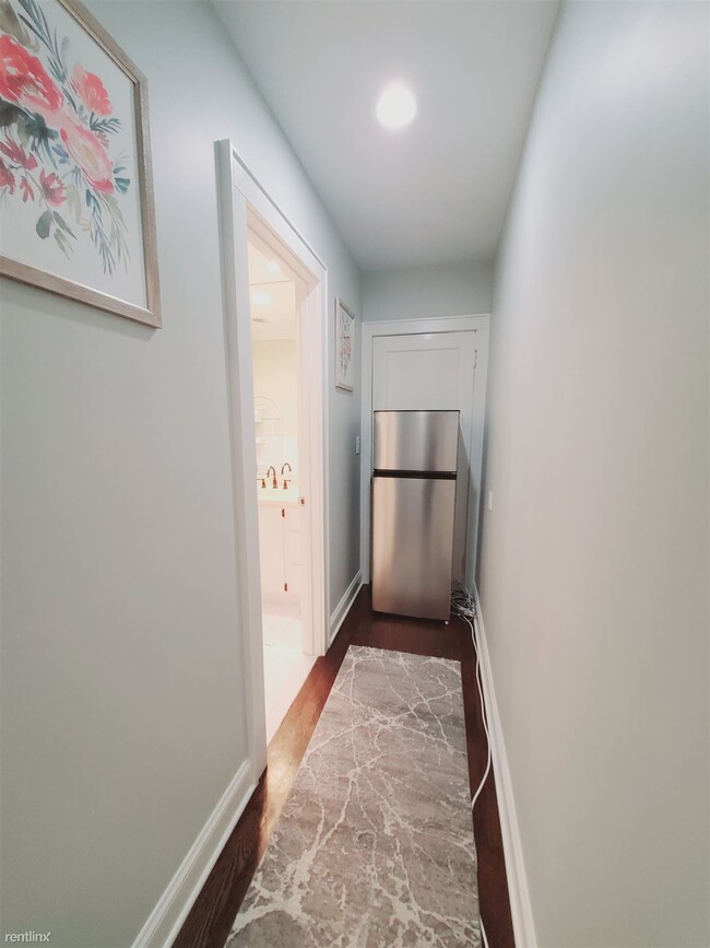 Building Photo - Studio, 1 bath Condo - 55 Waterbury Ave Un...