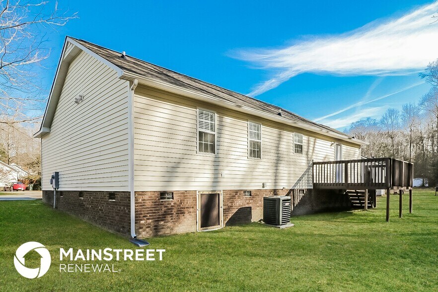 Building Photo - 1457 Smokey Mountain Dr