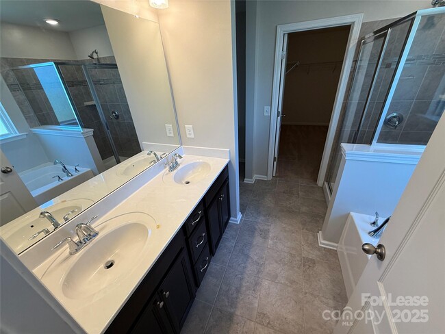 Building Photo - 15124 Evergreen House Dr