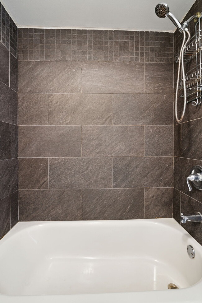 Upstairs Hall Bathroom - 100 Rennard Ter