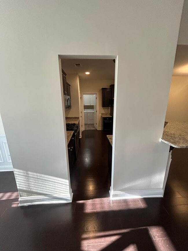 Building Photo - 1189 Parish Way