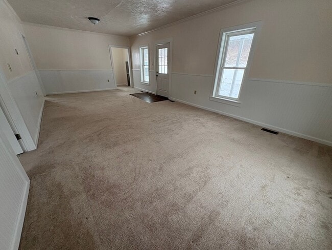 Building Photo - 237 Tiadaghton Hill Rd