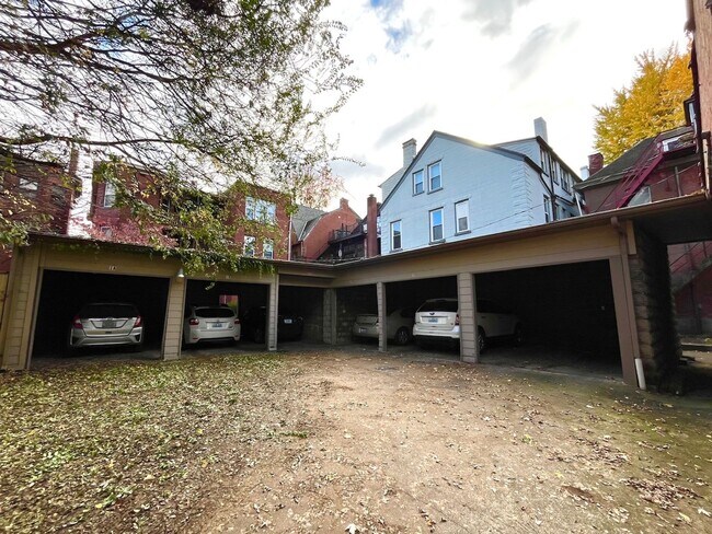 Building Photo - 1456 S 4th St