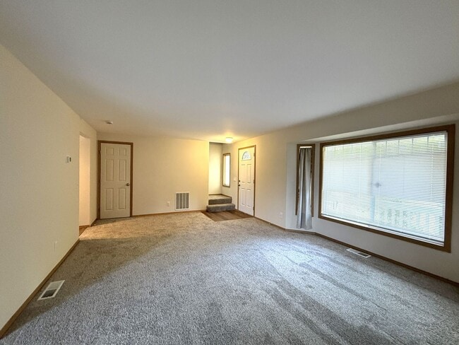 Building Photo - Newly Updated Lake Stevens Home - Avail 8/15!