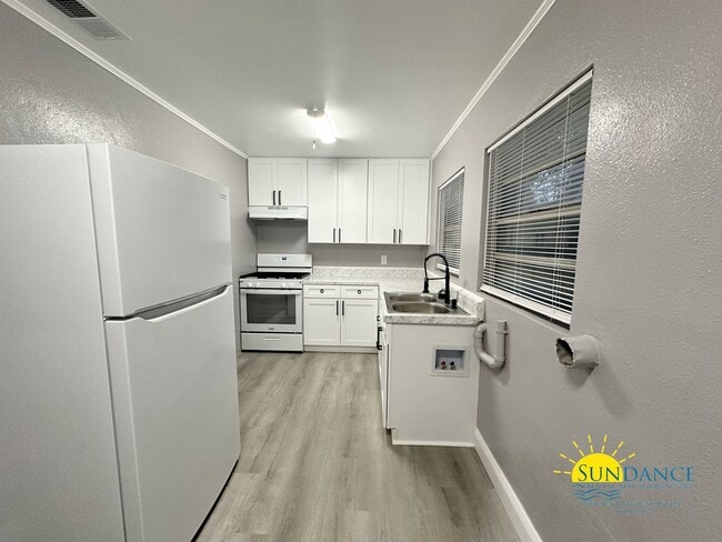 Building Photo - Charming cottage in central Fort Walton Beach!