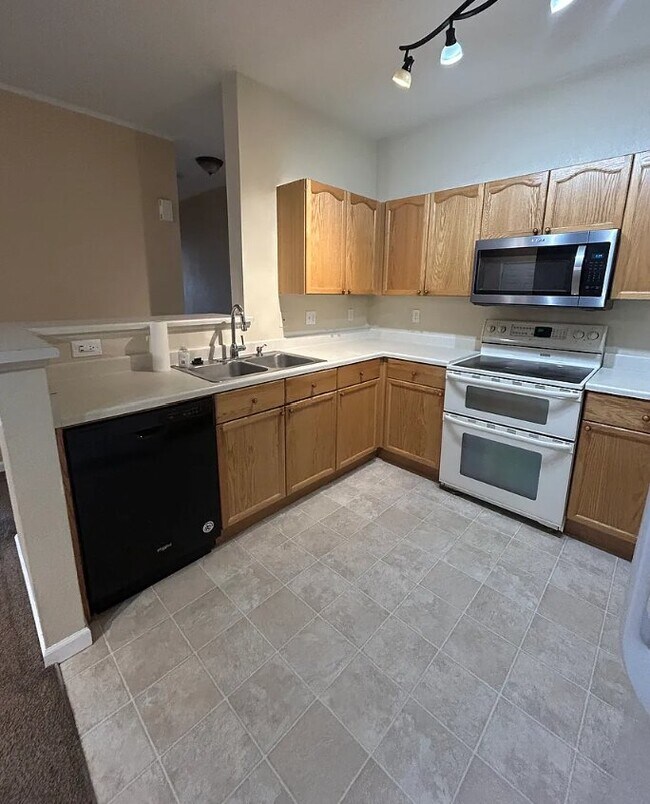Building Photo - 8465 S Holland Way