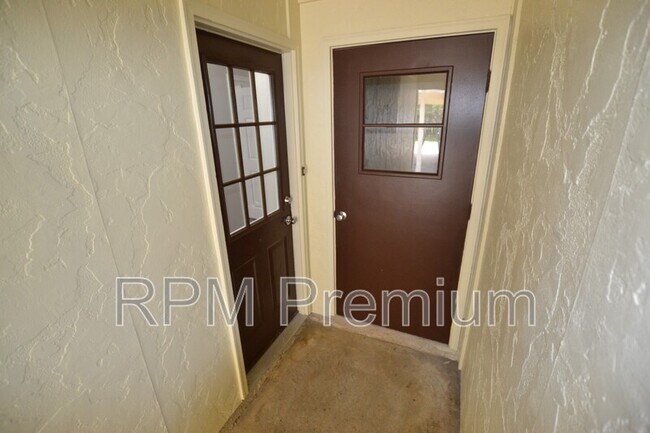 Building Photo - 5157 Cumberland Cove Dr