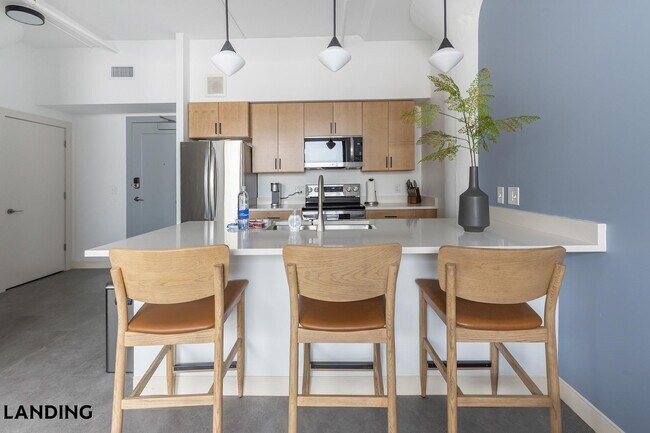 Building Photo - 5000 Euclid Ave