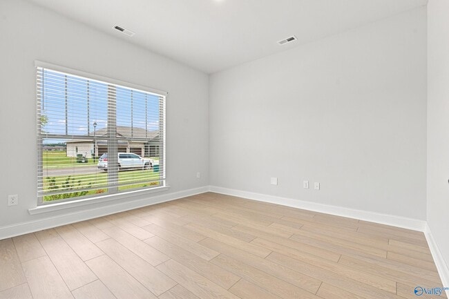 Building Photo - 22882 Ansley Dr