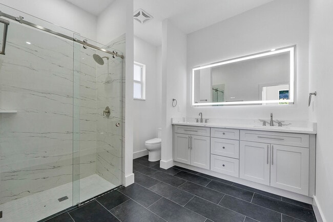 Building Photo - 1579 W 16th St