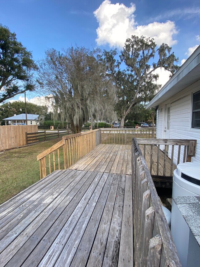 Building Photo - 12120 71st St E