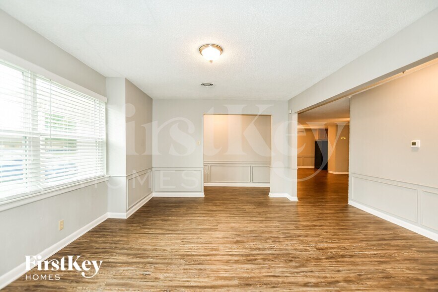 Building Photo - 1020 Mary Dr