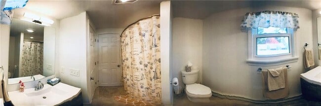 Full Bath - 21 Woodsia Trl