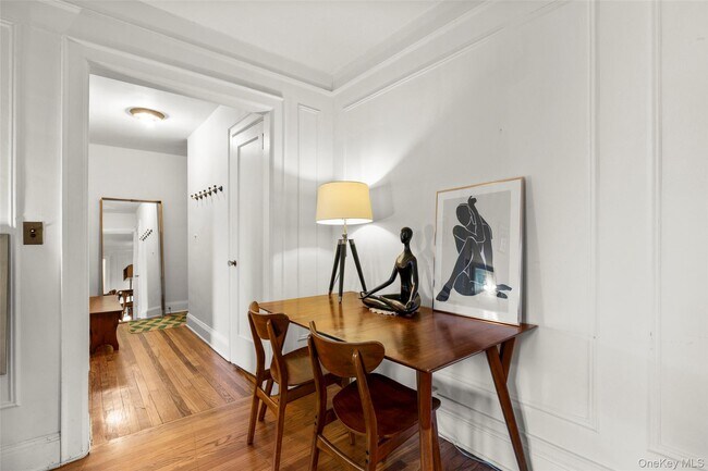 Building Photo - 412 Munro Ave