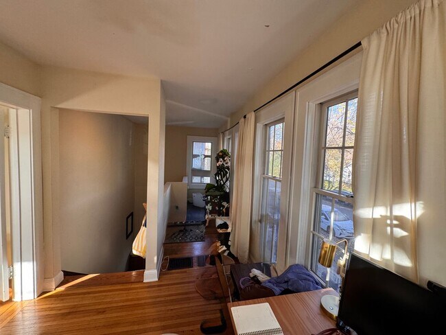 Building Photo - 3910-3912 Thomas Ave South