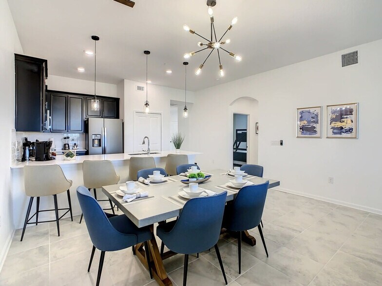 Building Photo - 1083 Splash Shot Pl