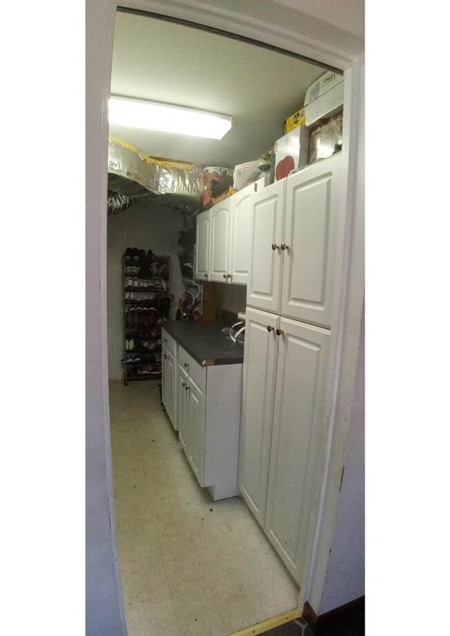 Building Photo - Call Sabrina Thomas Office at 757-767-0767...