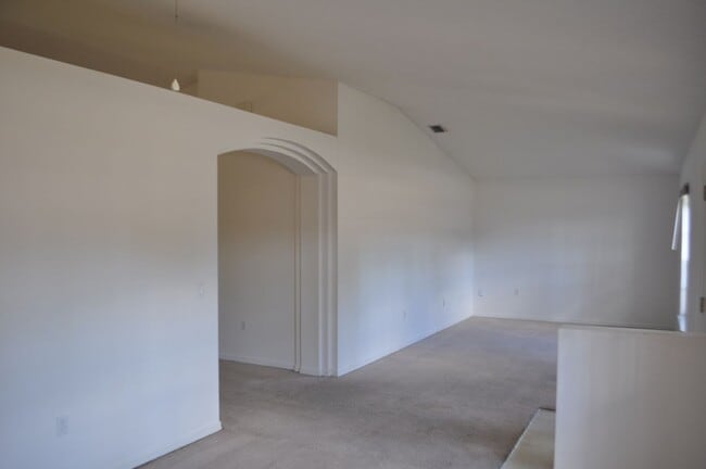 Building Photo - 3 Bedroom 2 Bath Home in Lehigh Woods