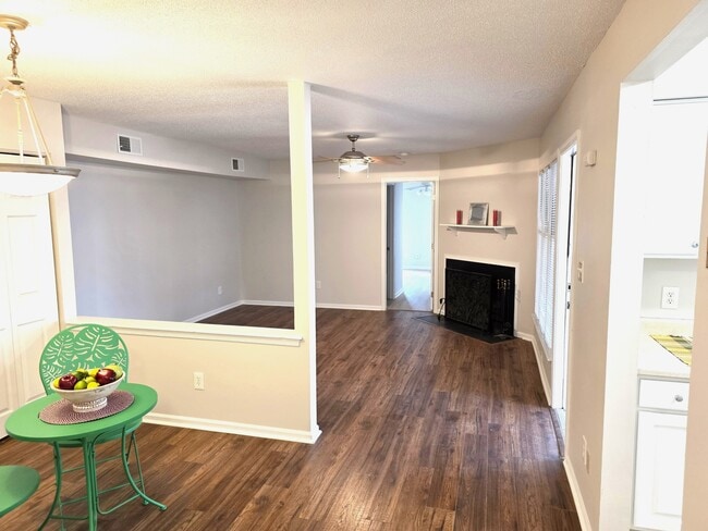 Building Photo - 2811 Edridge Ct