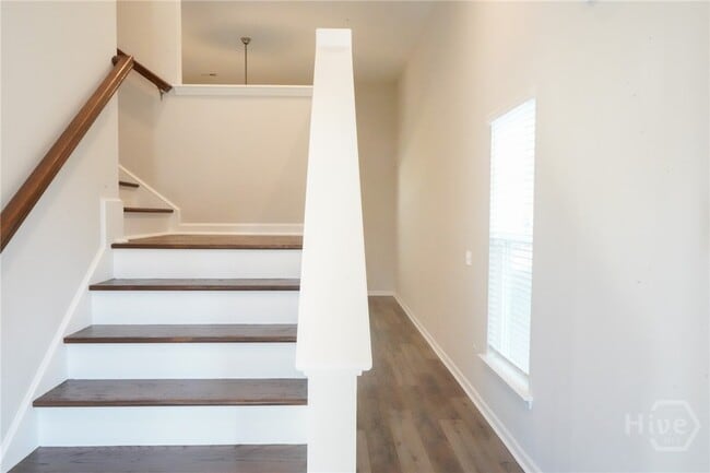 Building Photo - 142 Brookline Dr