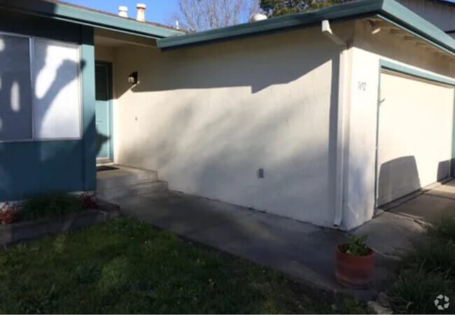 Building Photo - 7452 Bobbie way