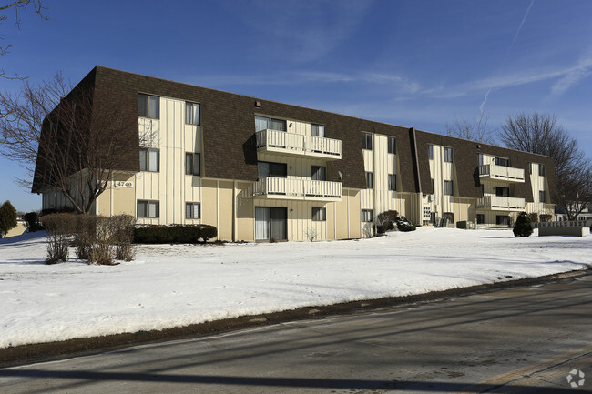 Primary Photo - Oak Hills West Apartments