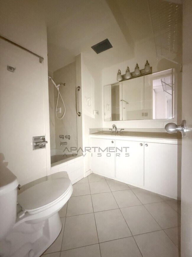 Building Photo - *PLEASE VIEW FULL AD FOR DETAILS* CONVENIENT & PRIVATE | 2 BED / 1 BATH / 1 PKG | CLOSE TO ALA MO...