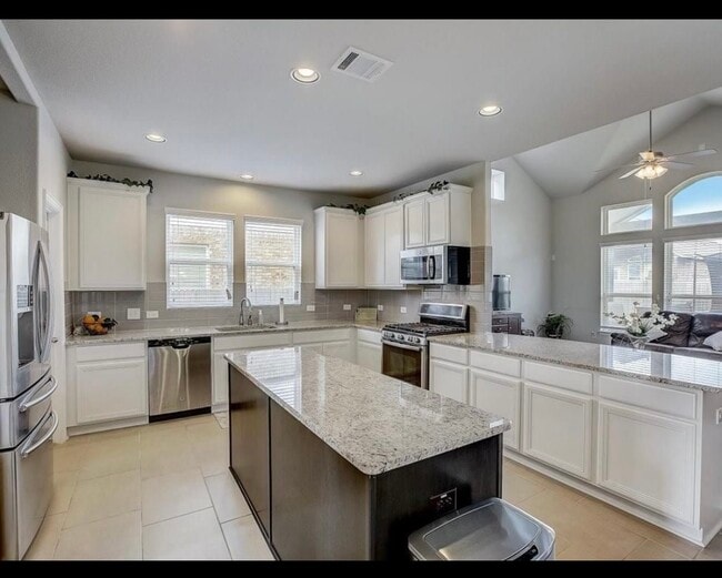 Building Photo - 8014 Arezzo Dr