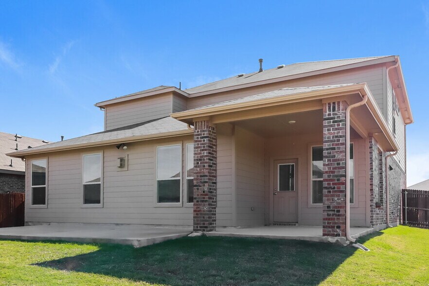Building Photo - 2401 Red Draw Rd