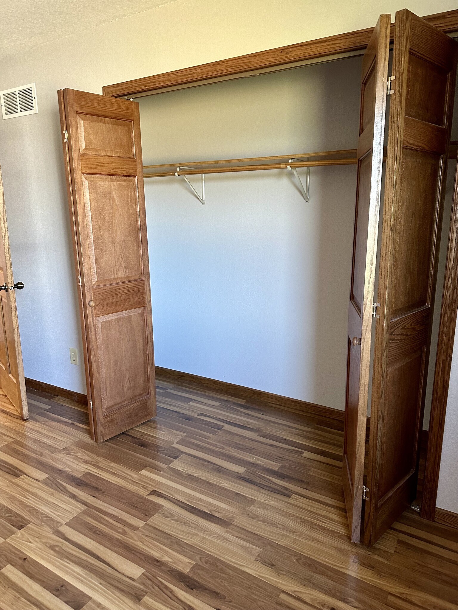 Building Photo - E1592 Raymond Dr