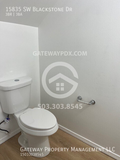 Building Photo - 15835 SW Blackstone Dr
