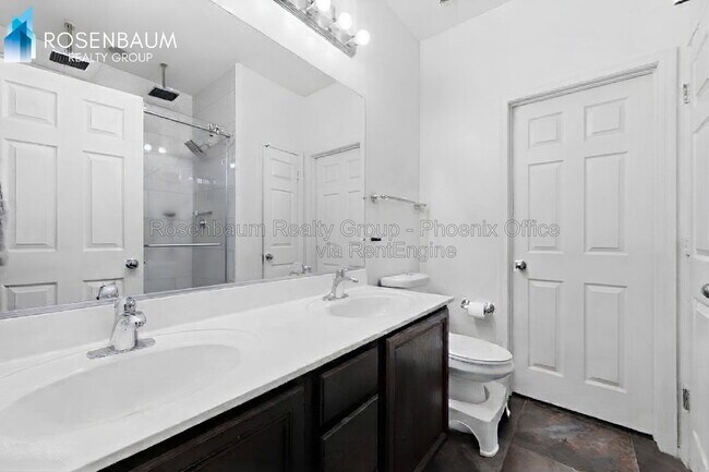 Building Photo - 9336 S 33rd Dr
