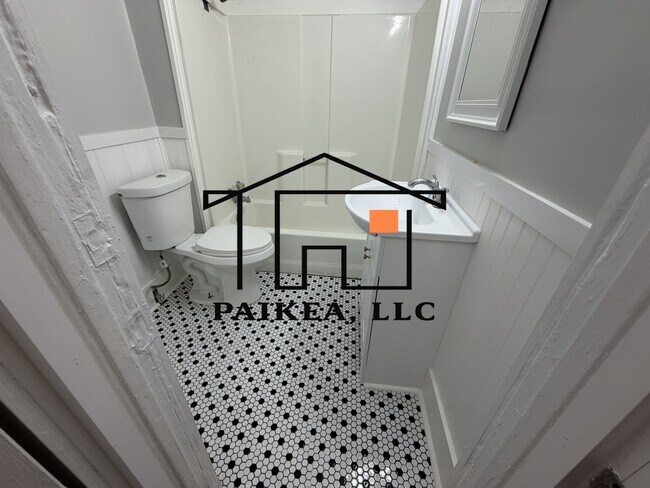 Building Photo - 2915 Burroughs St