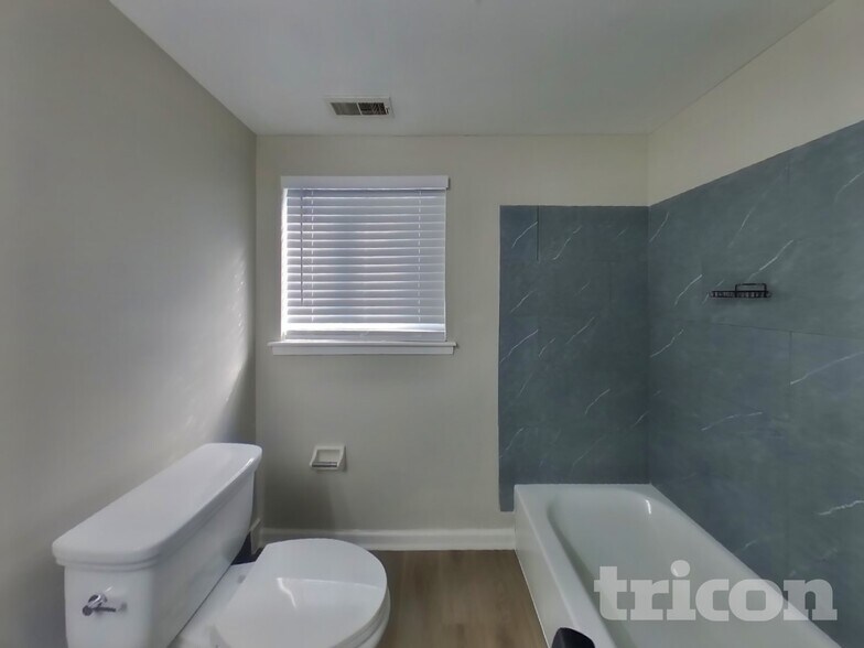 Building Photo - 586 Saratoga Rd