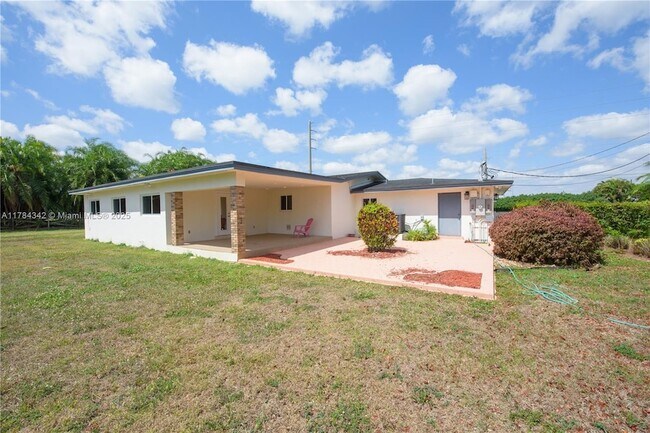Building Photo - 24595 SW 147th Ave