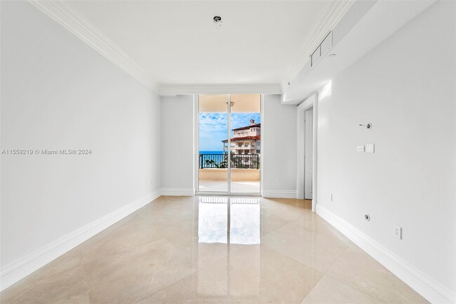 Building Photo - 7154 Fisher Island Dr