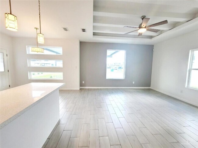 Building Photo - 17 South Dr