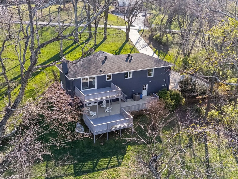 Building Photo - 5102 Beauregard Ln