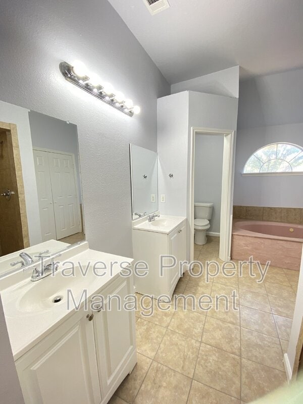 Building Photo - 903 Freshwood Ct