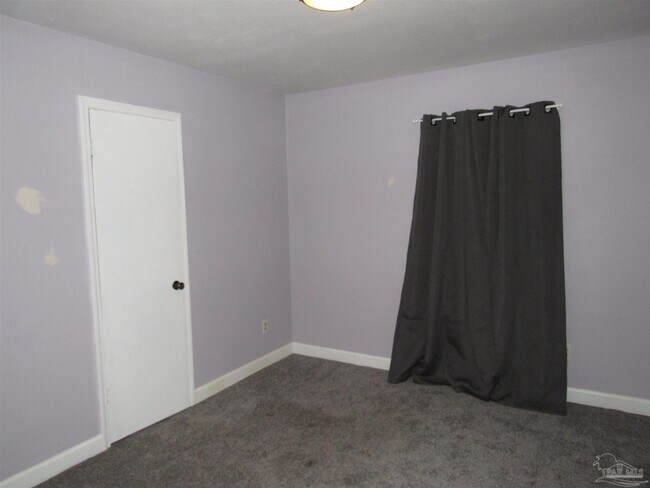 Building Photo - 7804 Oak Forest Dr