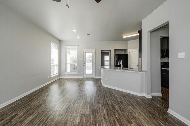 Building Photo - Live, love, and grow in this charming home!