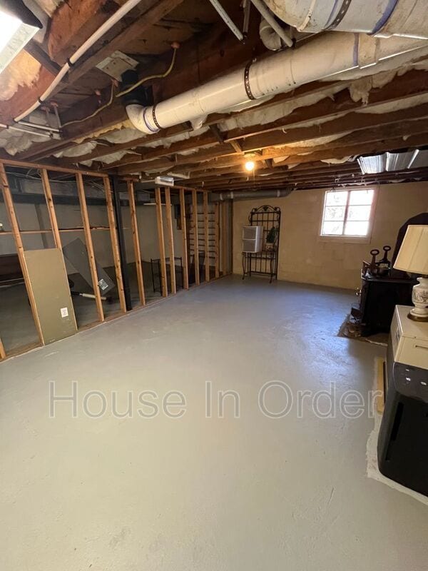 Building Photo - 436 Rowland Rd.