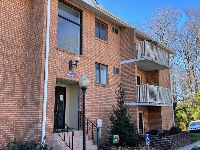 Building Photo - 600 Campbell Cir