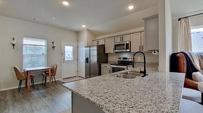 Building Photo - Stylish 3 Bed / 2 Bath with Open Layout & Backyard Retreat